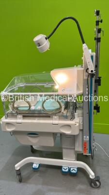 Ohmeda Medical Giraffe OmniBed Infant Incubator with Mattress and Hoses (Powers Up) *S/N HDGJ51227* - 4