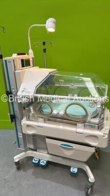 Ohmeda Medical Giraffe OmniBed Infant Incubator with Mattress and Hoses (Powers Up) *S/N HDGJ51224* - 2