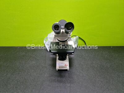 Leica DM750 Benchtop Microscope (Powers Up) with 2 x HC PLAN 10x/20 Eyepieces and 1 x HI PLAN 20x/0.40 PH 1 OpticV