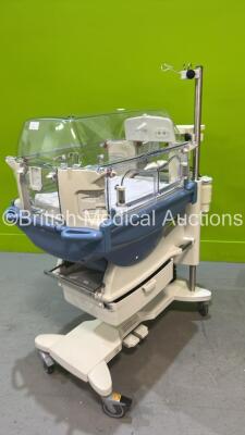 Drager Caleo Infant Incubator Version 2.11 with Mattress (Powers Up) *S/N ARZN-0045* **A/N NA** - 7