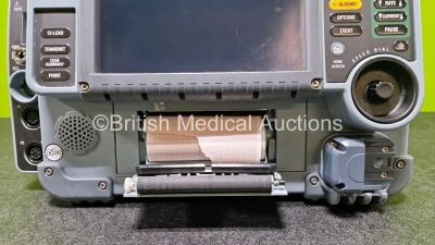 Medtronic Physio-Control 12-Lead Lifepak 15 Monitor / Defibrillator *Mfd 2012* Ref 99577-000674, P/N V15-2-001021 with Pacer, CO2, SPO2, NIBP, ECG, P1, P2, Printer and Auxiliary Power Options and 2 x Flat Li-Ion Batteries (Powers Up with Stock Battery - S - 8