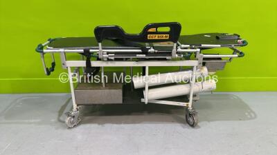 Ferno CCT SIX-M Critical Care Trolley (Wheel Rubbers Damaged / Missing) *S/N CCT-1163*