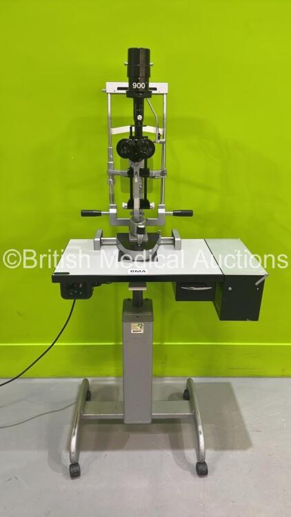 Haag Streit Bern SL900 Slit Lamp with Binoculars, 2 x 10x Eyepieces, 2 x 16x Eyepieces and Chin Rest on Hydraulic Table (Powers Up with Good Bulb) *S/N 900.1.1.60745*