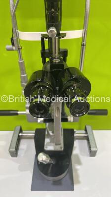 Haag Streit Bern SL900 Slit Lamp with Binoculars, 2 x 10x Eyepieces, 2 x 16x Eyepieces and Chin Rest on Hydraulic Table (Powers Up with Good Bulb) *S/N 900.1.1.59769* - 5