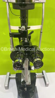 Haag Streit Bern SL900 Slit Lamp with Binoculars, 2 x 10x Eyepieces, 2 x 16x Eyepieces, 1 x 25x Eyepiece and Chin Rest on Hydraulic Table (Powers Up with Good Bulb) *S/N U90022454** - 5