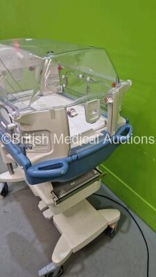 Drager Caleo Infant Incubator Version 2.11 with Mattress *Mfd-2009* (Powers Up) *SN ASAL-0011* - 5