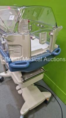 Drager Caleo Infant Incubator Version 2.11 with Mattress *Mfd-2009* (Powers Up) *SN ASAL-0035* - 4