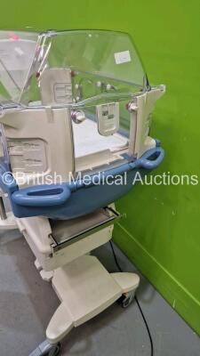 Drager Caleo Infant Incubator Version 2.11 with Mattress *Mfd-2009* (Powers Up) *SN ASAL-0031* - 4