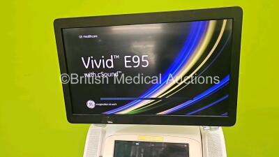 GE Vivid E95 Flat Screen Ultrasound Scanner Ref v202 with OLED *Mfd - 2019* Application Software 203 Revision 88 System Software 203-10.3 (Powers Up) with 1 x M5SC-D Transducer / Probe *Mfd - 2019* **SN AU10225 / 310379YP3* **CD224** - 6