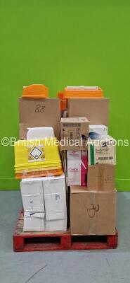 Pallet of Consumables Including Merlin Medical Sphygmomanometer, Sharpsafe Clinical Waste Container, Gentle Skin Compact+, MediSpec Cusco Vaginal Speculum, Actimove Sling Comfort, Various Gloves and Face Shield (All Expired) *RAK*