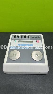 Bio-Tek QED-6 Defibrillator Analyzer Version 2.11 (Powers Up) *SN 143082*