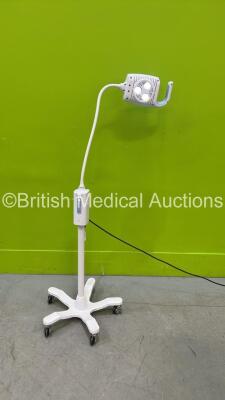 Welch Allyn GS600 Patient Examination Lamp on Stand (Powers Up with Good Bulb - Damaged Casing - See Pictures) *S/N 409472*