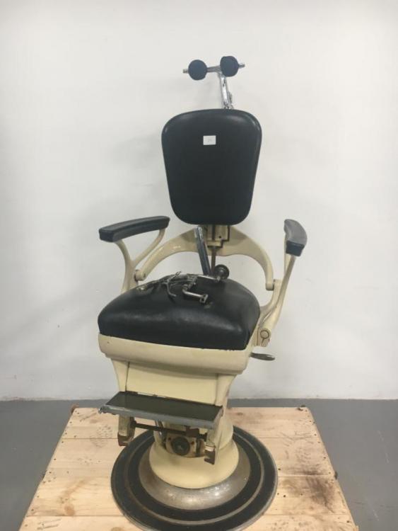 Ritter A.G Distinctively Hydraulic Dental Chair with Tools Price