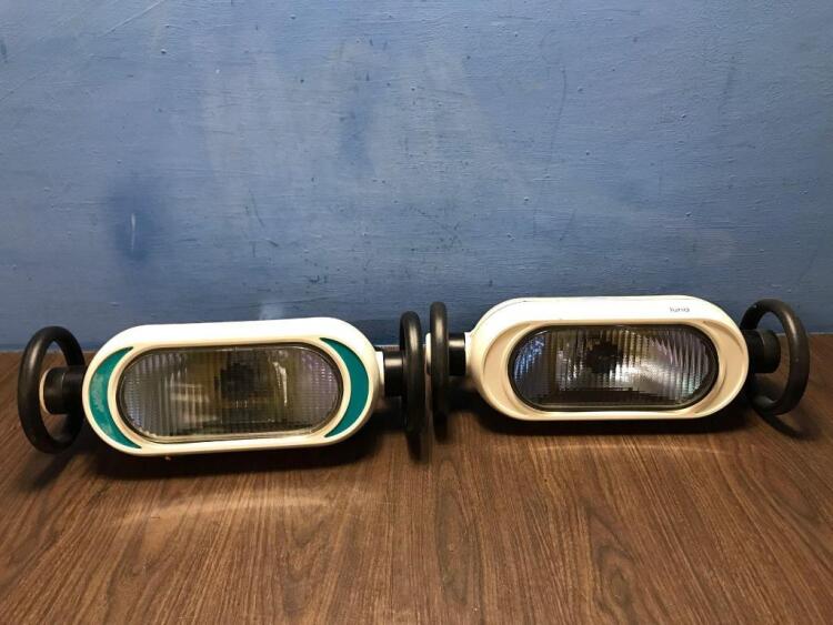 2 x Luna Surgical Lights (Both Untested Due to Cut Cables-See Photos)