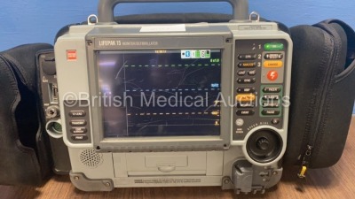 Medtronic Physio-Control Lifepak 15 12-Lead Monitor / Defibrillator *Mfd - 2010* Ref - 99577-000025 P/N - V15-2-000030 Software Version - 3207410-007 - 2