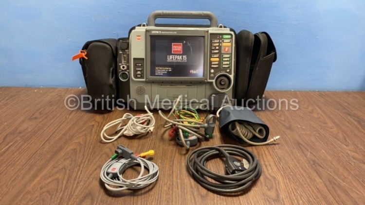 Medtronic Physio-Control Lifepak 15 12-Lead Monitor / Defibrillator *Mfd - 2010* Ref - 99577-000025 P/N - V15-2-000030 Software Version - 3207410-007