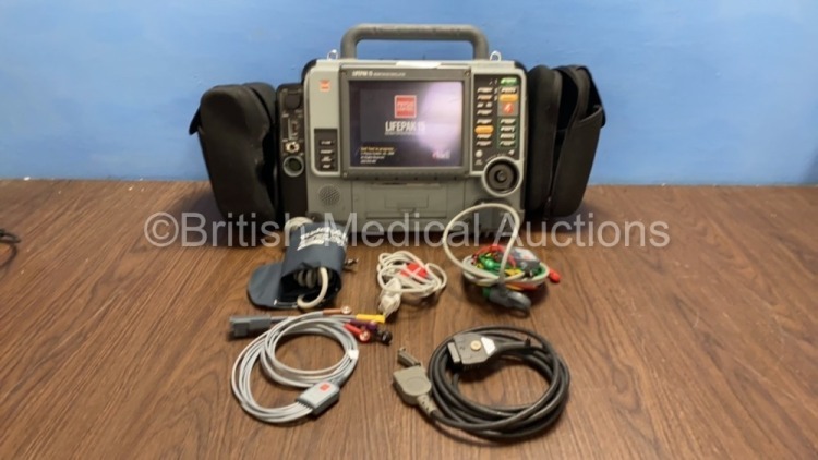 Medtronic Physio-Control Lifepak 15 12-Lead Monitor / Defibrillator *Mfd - 2010* Ref - 99577-000025 P/N - V15-2-000030 Software Version - 3207410-007