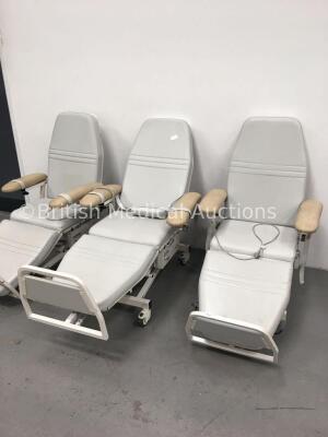 3 x Digiterm Ltd Comfort-4 Dialysis Chairs with Controllers - 2