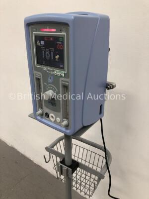 Viasys Healthcare Infant Flow SiPAP Part Number 675-CFG-004 on Stand (Powers Up) *W* * Mfd Sept 2008 * - 3