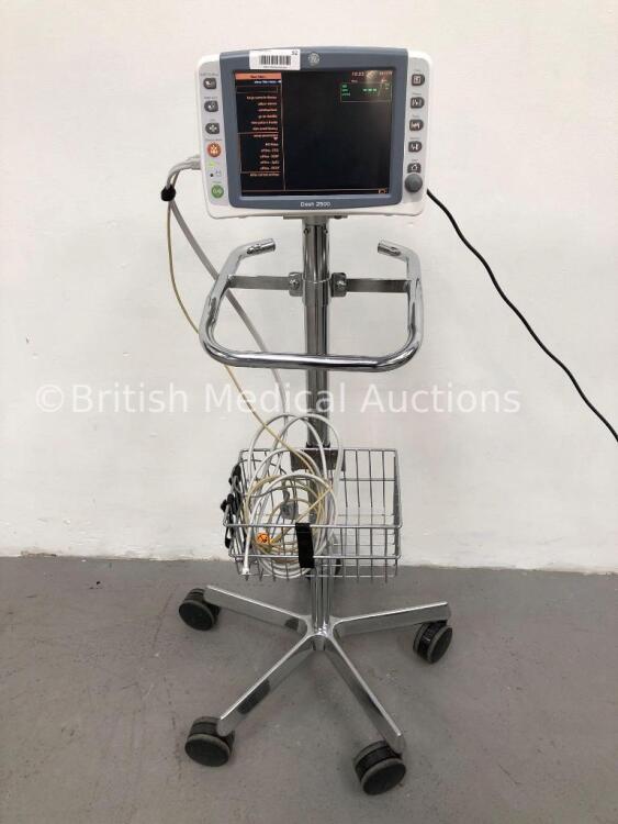 GE Dash 2500 Patient Monitor with SpO2,ECG and NIBP Options, 1 x ECG Lead, 1 x BP Hose and 1 x SpO2 Finger Sensor (Powers Up) * Mfd 2007 *