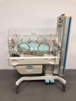 Ohmeda Medical Giraffe Infant Incubator with Mattress (Powers Up)