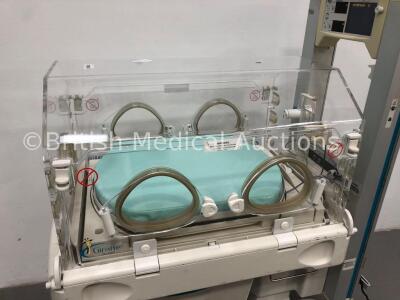 Ohmeda Medical Giraffe Infant Incubator with Mattress (Powers Up with System Failure 25) - 2