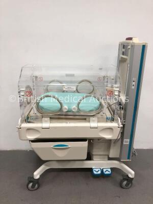 Ohmeda Medical Giraffe Infant Incubator with Mattress (Powers Up with Alarm)