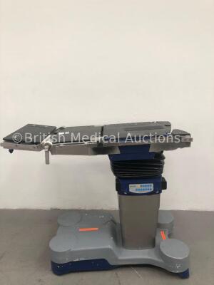 Maquet Alphamaxx Electric Operating Table Model 1133.02B2 (Powers Up) * Mfd 2004 *