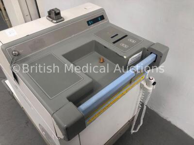 GE AMX 4 Plus - IEC Mobile X-Ray Model 2275938 with Control Hand Trigger (Powers Up with Stock Key-Key Not Included) * Mfd March 2004 * - 3