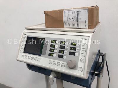 Drager Evita 2 Dura Ventilator Type 8413930-08 Software Version 04.26 Working Hours 39502 with Hoses and Accessories on Stand (Powers Up) * SN ARPL-02 - 3