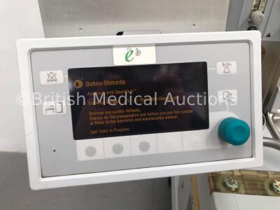 Datex-Ohmeda Aestiva/5 Anaesthesia Machine with Datex-Ohmeda Aestiva SmartVent Software Version 3.5,Oxygen Mixer,Absorber,Bellows and Hoses (Powers Up - 2