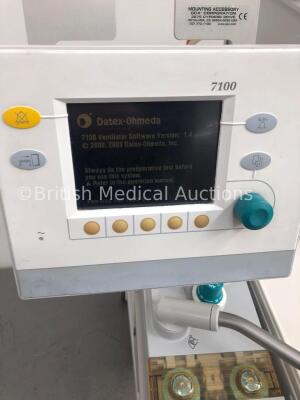 Datex-Ohmeda Aestiva/5 Anaesthesia Machine with Datex-Ohmeda 7100 Ventilator Software Version 1.4 with Datex-Ohmeda Isotec 5 Isoflurane Vaporizer,Bell - 2