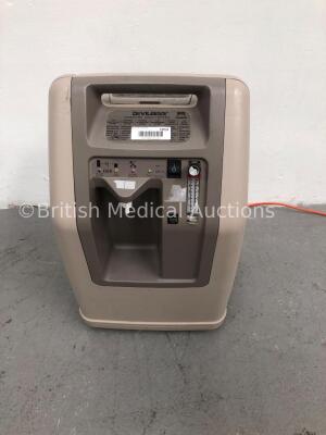 Sunrise DeVilbiss Oxygen Concentrator (Powers Up with Fault and Missing 2 x Casters)