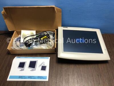 Storz 200902 31 Touch Screen Monitor with Accessories (Powers Up * Very Good Condition)