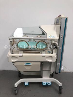 Ohmeda Medical Giraffe OmniBed Infant Incubator with Mattress (Powers Up-Missing Front Insert-See Photo) * SN HDGK52325 *