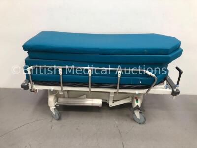 Huntleigh Lifeguard Patient Trolley with 6 x Mattresses - 2