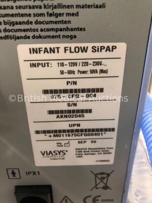 CareFusion Infant Flow SiPAP Part Number 675-CFG-004 on Stand with Hoses (Powers Up) * Mfd Sept 2009 * - 4