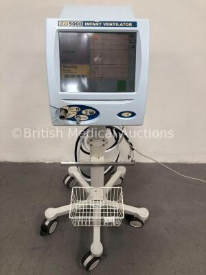 SLE5000 Infant Ventilator TTV Plus (Electronic Unit Model:A,Pneumatic Unit Model:M-1) Software Version 4.3 on Stand with Hoses (Powers Up) * SN 51777