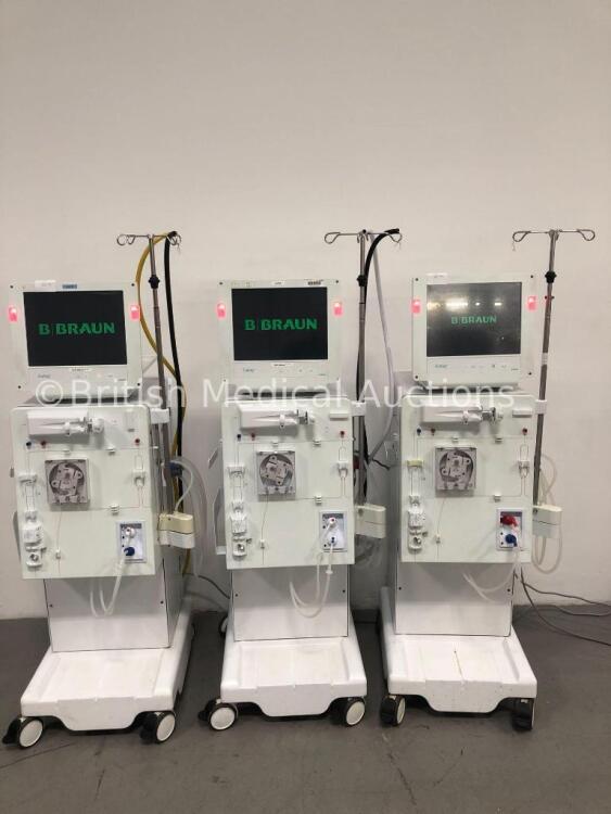 3 x B-Braun Dialog + Dialysis Machines Software Version 8.28 / Running Hours 30529 / 27664 / 26668 with Hoses (All Power Up)