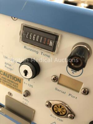 SLE 2000 Infant Ventilator Running Hours 25601 on Stand with Hose (Powers Up) *S/N 70111-1997* - 4