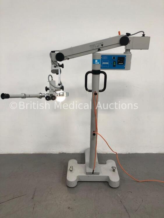 Carl Zeiss OPMI 111 Surgical Microscope with Training Arm, 3 x 12,5x Eyepieces and Zeiss f250 T* Lens on S21 Stand (Powers Up with Good Bulb - Damage