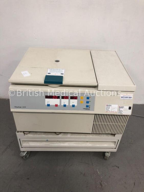 Heraeus Instruments Megafuge 2.0R Centrifuge (Powers Up) * Mfd 1997 *