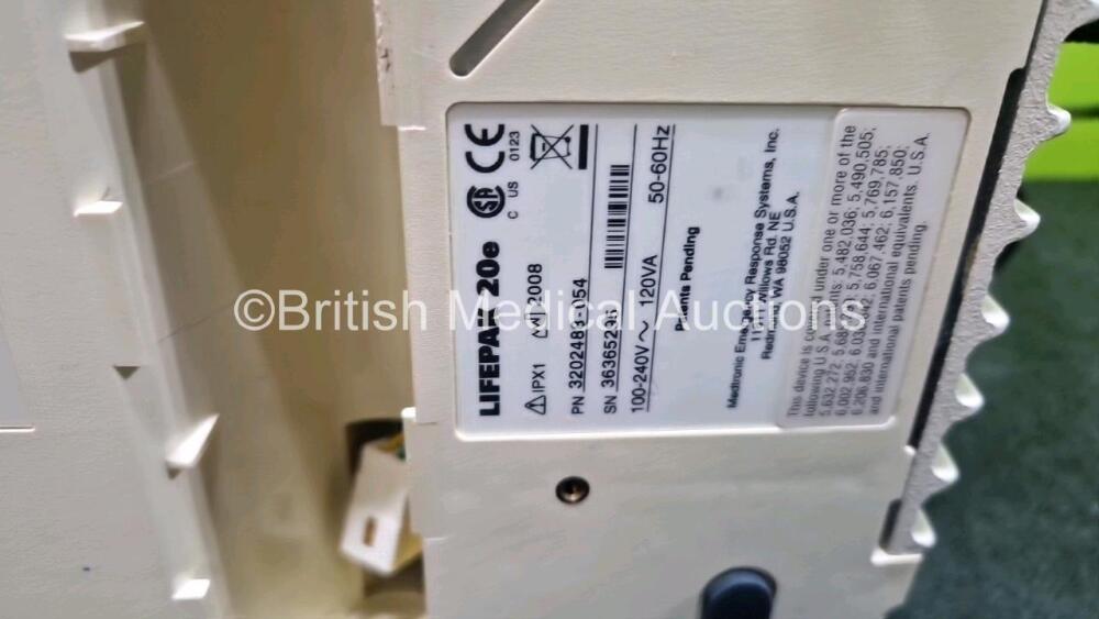 Medtronic Lifepak 20e Defibrillator / Monitor (Powers Up) Including ECG ...