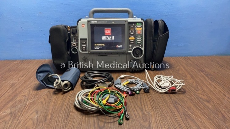 Medtronic Physio-Control Lifepak 15 12-Lead Monitor / Defibrillator *Mfd - 2010* Ref - 99577-000025 P/N - V15-2-000030 Software Version - 3207410-007