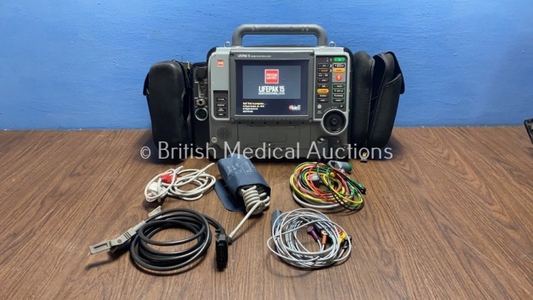 Medtronic Physio-Control Lifepak 15 12-Lead Monitor / Defibrillator *Mfd - 2010* Ref - 99577-000025 P/N - V15-2-000030 Software Version - 3207410-008