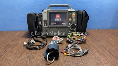 Medtronic Physio-Control Lifepak 15 12-Lead Monitor / Defibrillator *Mfd - 2010* Ref - 99577-000025 P/N - V15-2-000030 Software Version - 3207410-007