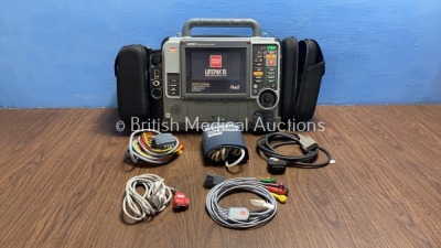 Medtronic Physio-Control Lifepak 15 12-Lead Monitor / Defibrillator *Mfd - 2010* Ref - 99577-000025 P/N - V15-2-000030 Software Version - 3207410-008