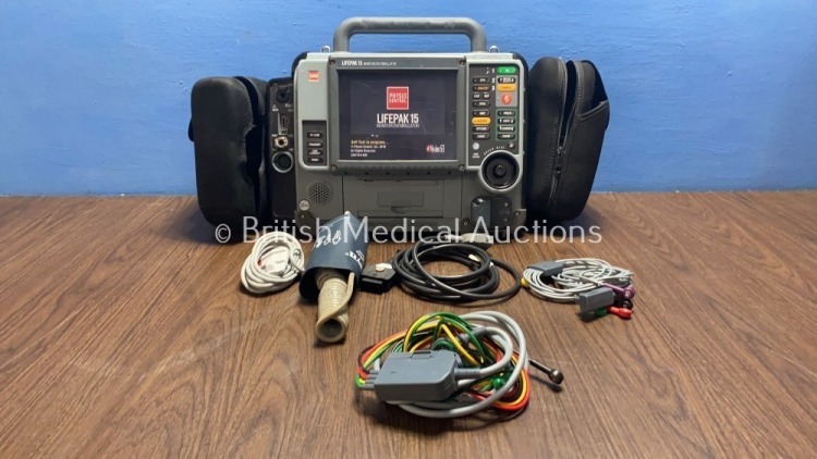 Medtronic Physio-Control Lifepak 15 12-Lead Monitor / Defibrillator *Mfd - 2010* Ref - 99577-000025 P/N - V15-2-000030 Software Version - 3207410-008