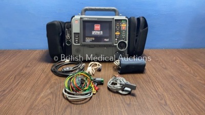 Medtronic Physio-Control Lifepak 15 12-Lead Monitor / Defibrillator *Mfd - 2010* Ref - 99577-000025 P/N - V15-2-000030 Software Version - 3207410-007