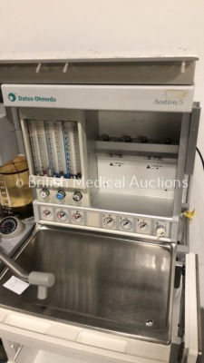 Datex-Ohmeda Aestiva/5 Anaesthesia Machine with Datex-Ohmeda Aestiva SmartVent Software Version 3.5, Oxygen Mixer, Bellows, Absorbers and Hoses (Power - 6